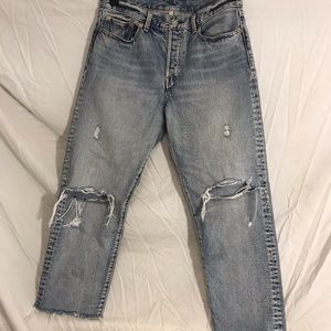 Aritzia Levi’s distressed straight leg denim jeans